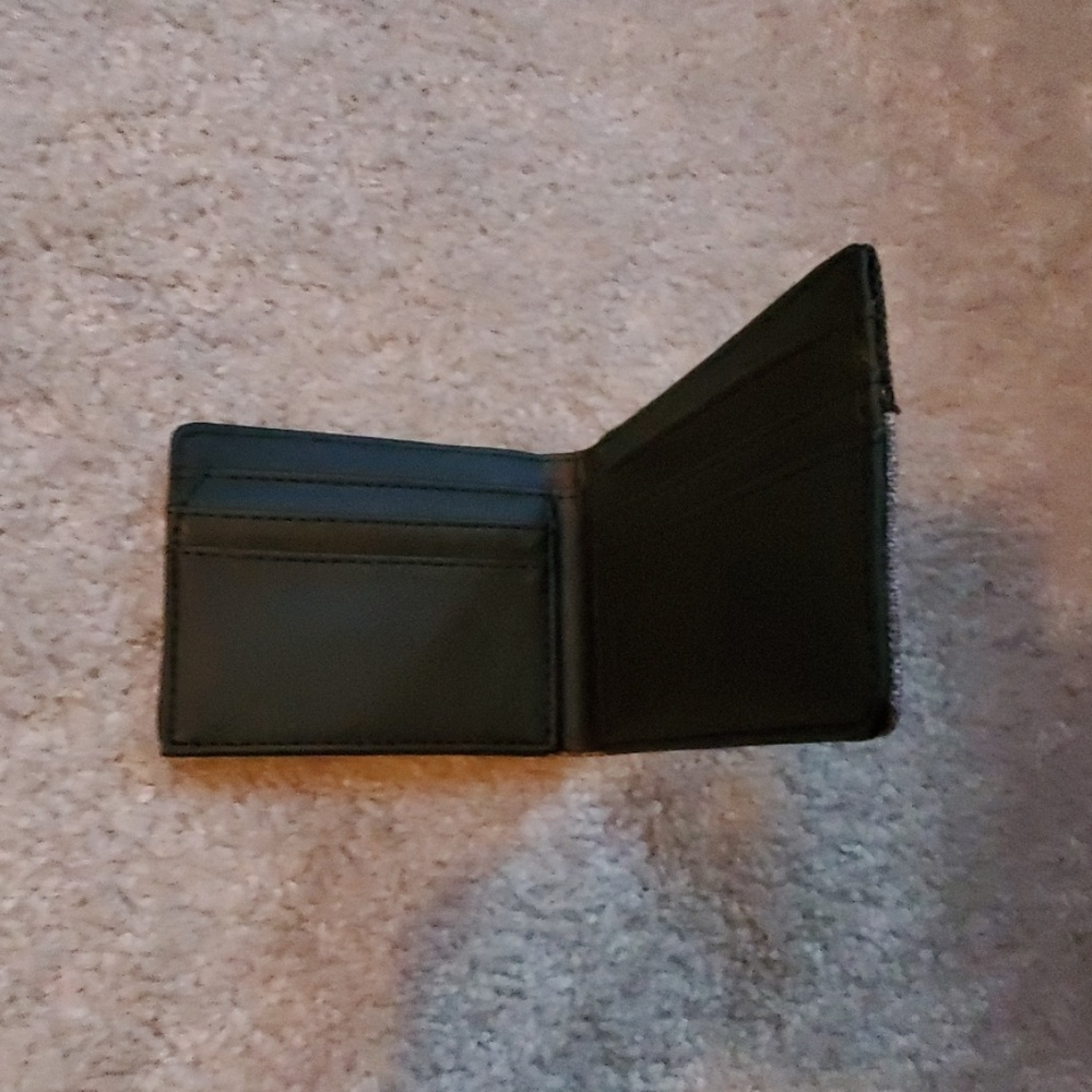 O15 Wallet - Picture 2 of 5
